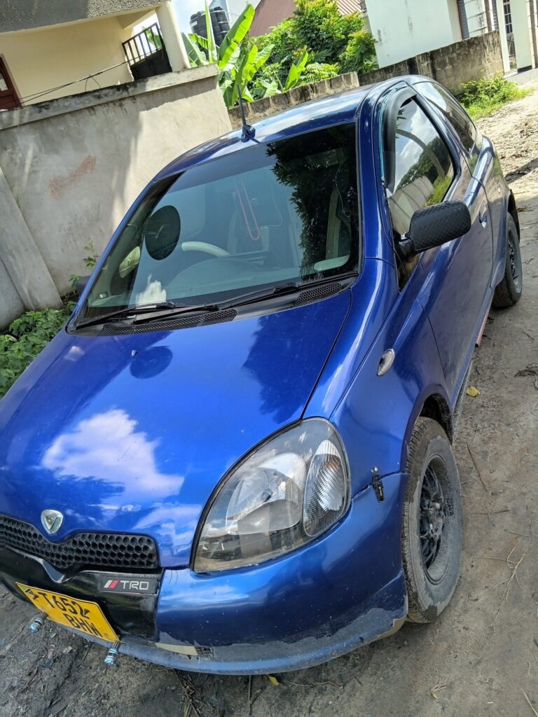 Toyota Vitz bei poa sokoni Dar es Salaam Tanzania