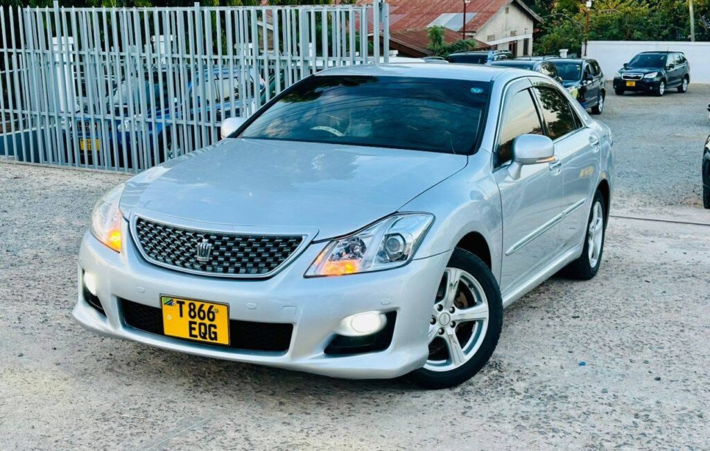 Magari Sokoni Toyota Crown ya Bei Poa 2009