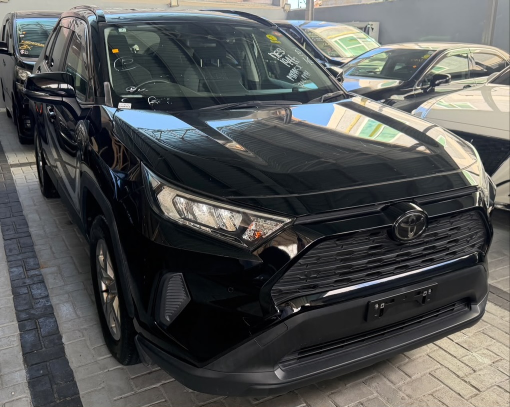 Toyota Rav4 bei poa sokoni Dar es Salaam Tanzania