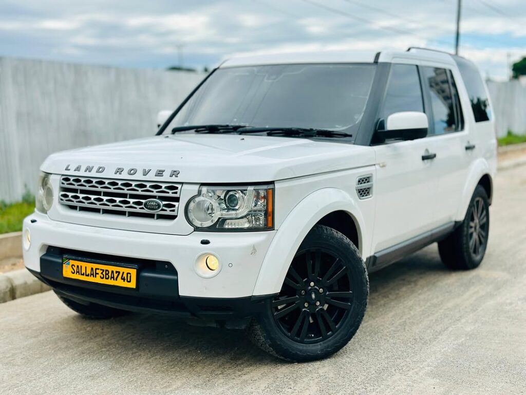 Buy Land Rover Discovery 4 2013 for Sale in Dar es Salaam