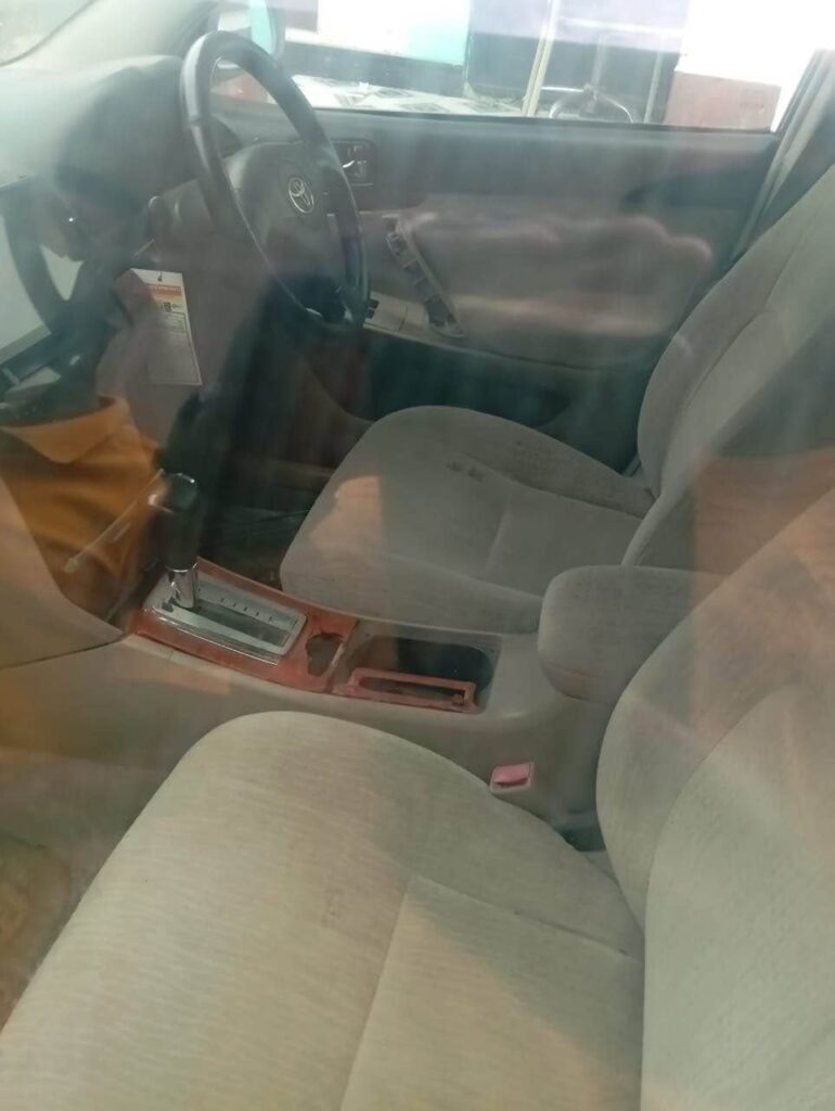 Toyota Premio bei poa sokoni Dar es Salaam Tanzania