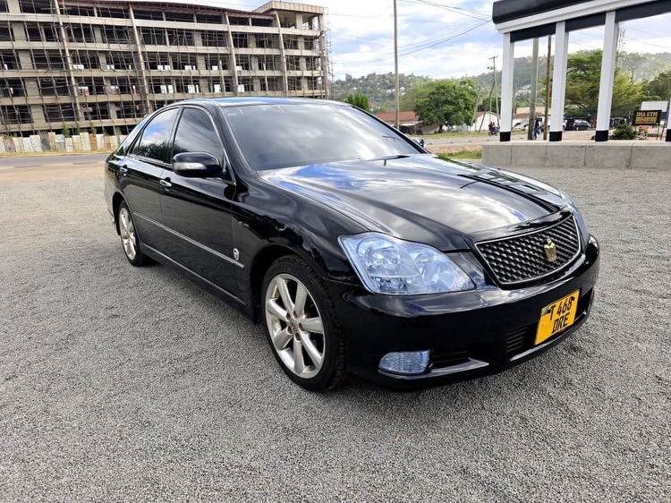 Toyota Crown bei poa sokoni Mwanza Tanzania