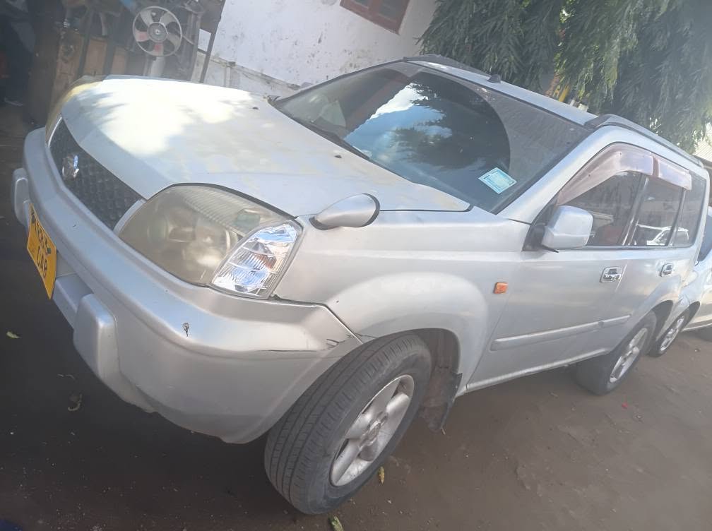 Magari X-Trail 2004 lipo Dodoma