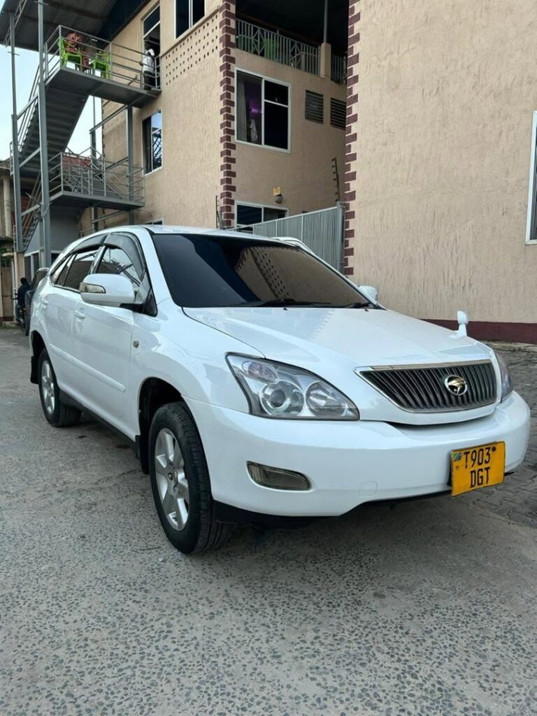 Magari Sokoni Toyota Harrier ya Bei Poa 2005
