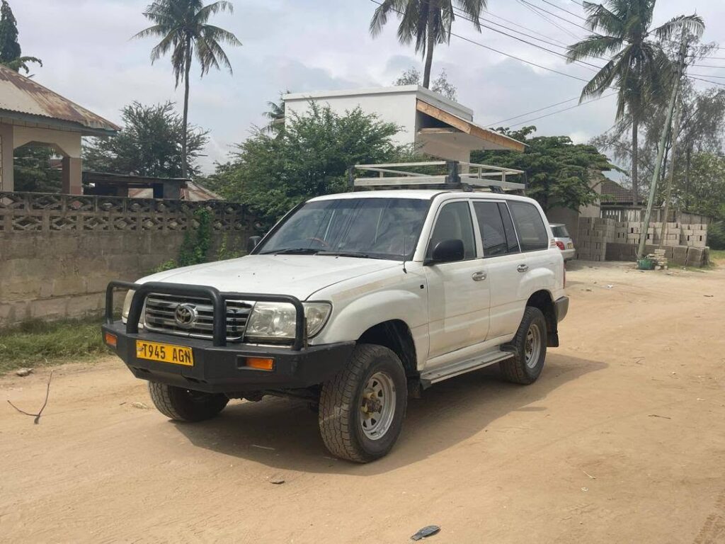 Used Toyota Land Cruiser V8 2003 for Sale in Dar es Salaam
