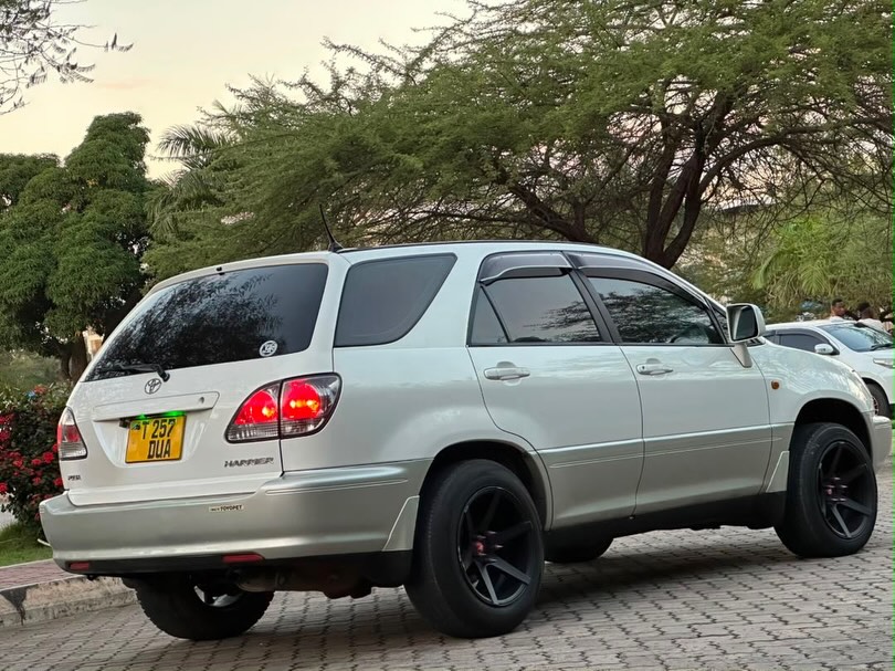Toyota Harrier 2004 Inauzwa Dar es Salaam Tanzania