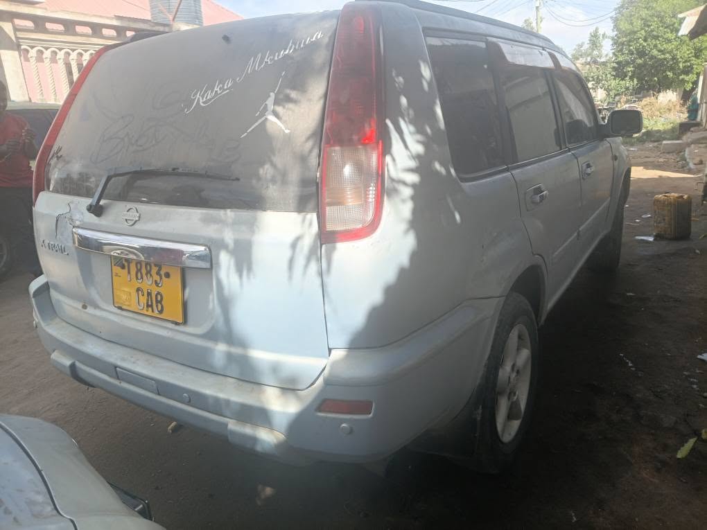 Magari Sokoni Nissan X-Trail ya Bei Poa 2004
