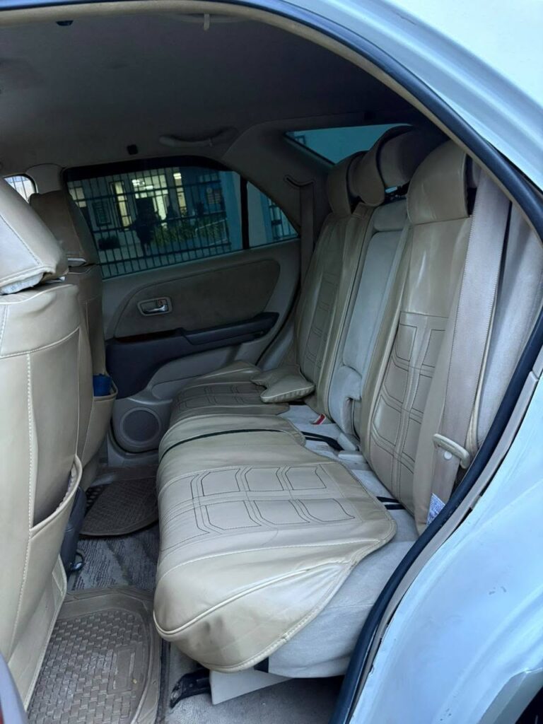 Toyota Harrier 2000 for Sale in Dar es Salaam