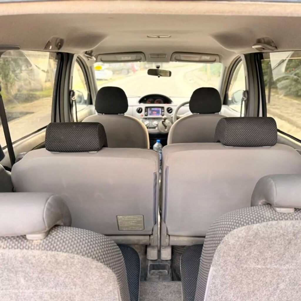 Magari Used Toyota Sienta 2005 Dar es Salaam Tanzania