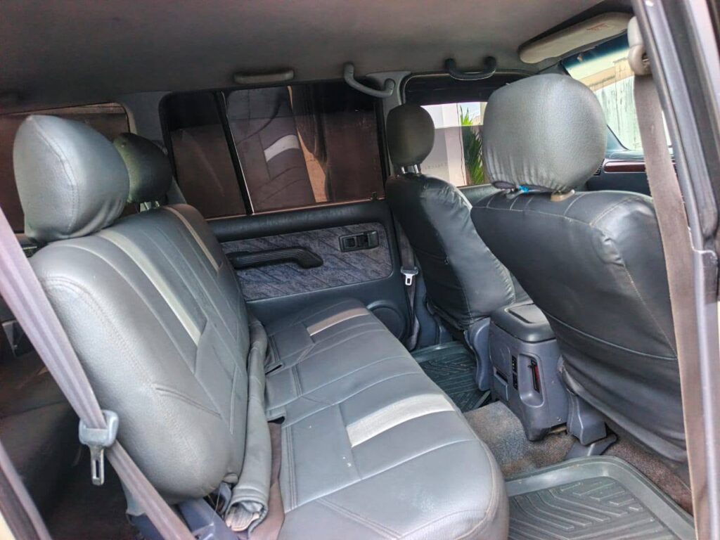 Toyota Land Cruiser Prado bei poa sokoni Dar es Salaam Tanzania