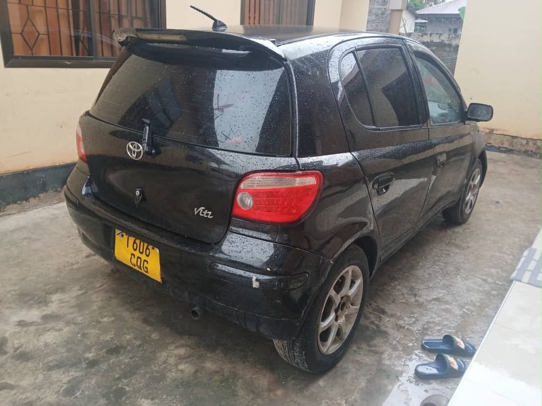 Toyota Vitz 2003 for Sale in Dar es Salaam