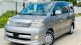 Magari Sokoni Toyota Voxy ya Bei Poa 2007