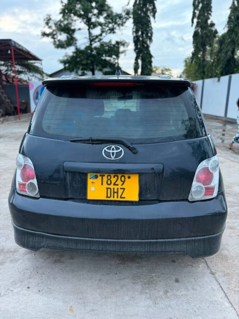 Price Toyota IST 2004 for Sale in Dar es Salaam