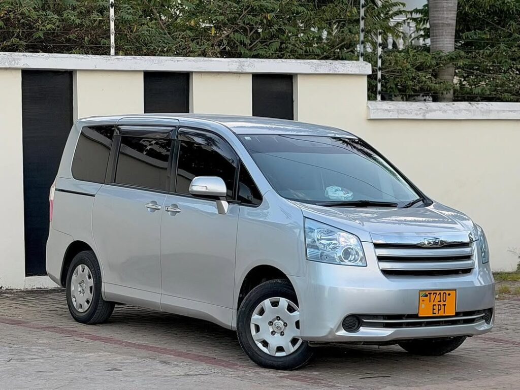Price Of Toyota Noah 2009 for Sale in Tanzania