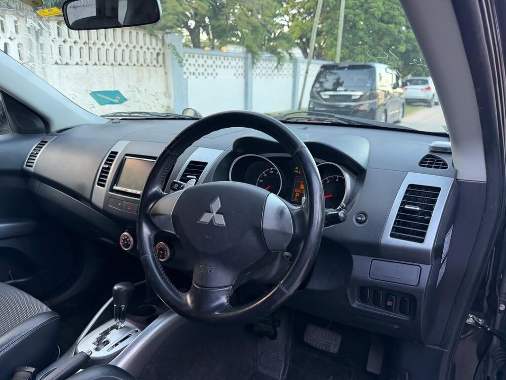 Mitsubishi Outlander 2009 for Sale in Dar es Salaam
