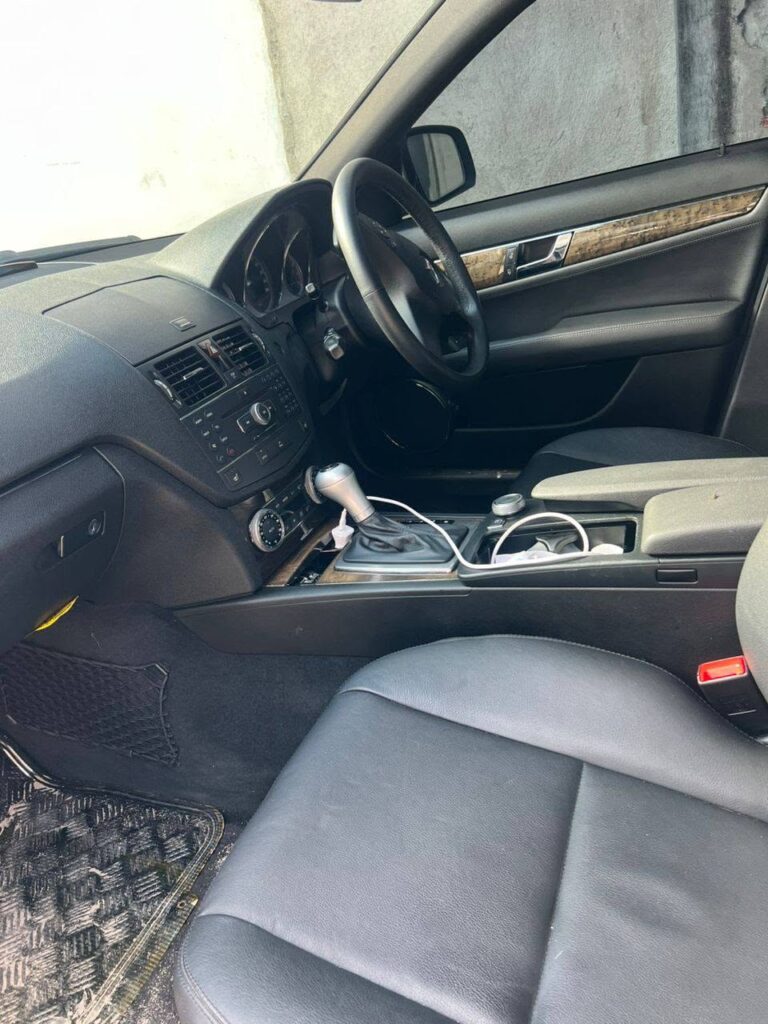 Price Benz C-Class 2010 for Sale in Dar es Salaam