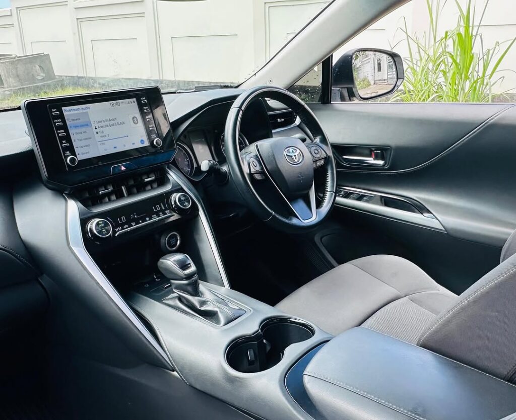 Toyota Harrier 2021 Inauzwa Dar es Salaam Tanzania