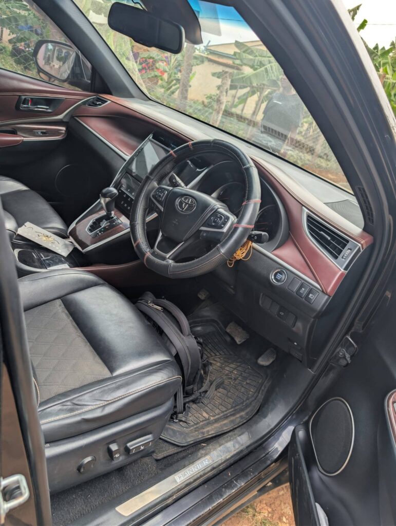 Magari Sokoni Toyota Harrier ya Bei Poa 2017