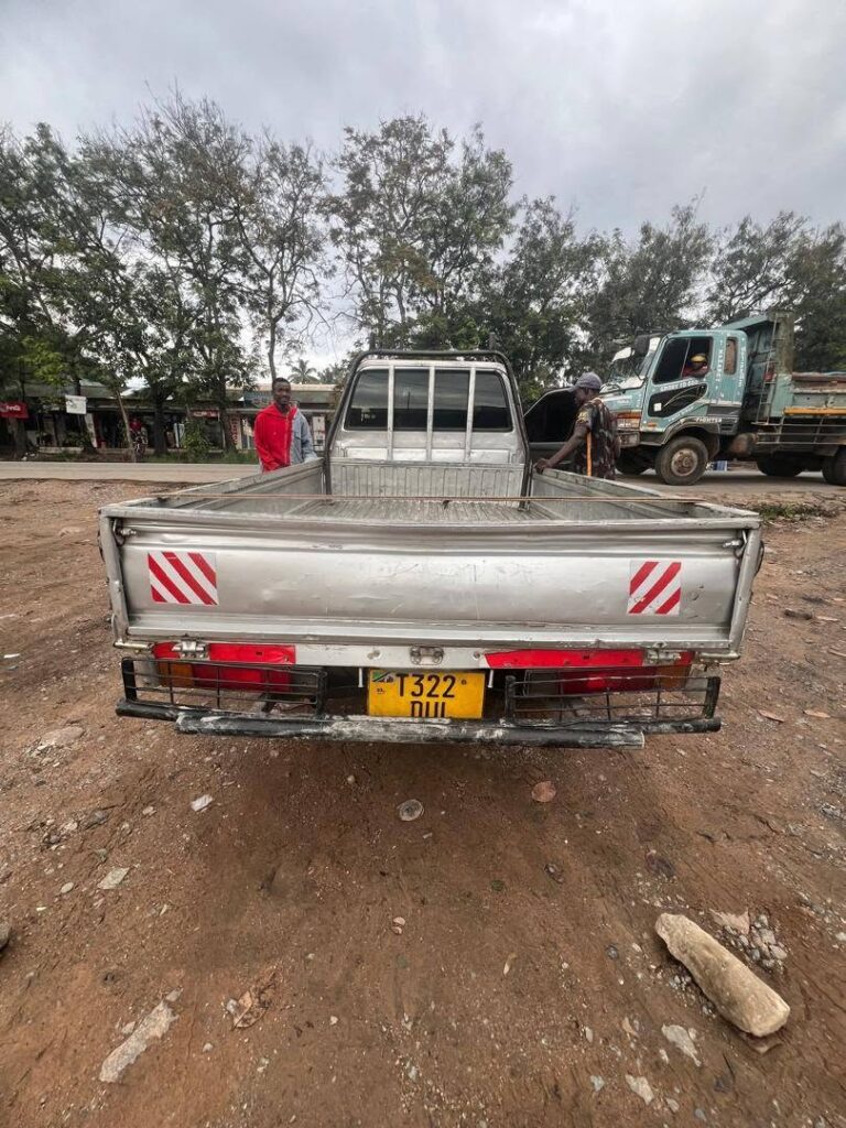 Magari Sokoni Toyota TownAce ya Bei Poa 2002