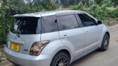 Magari Sokoni Toyota IST ya Bei Poa 2005