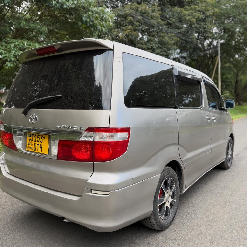 Price Toyota Alphard 2005 for Sale in Arusha