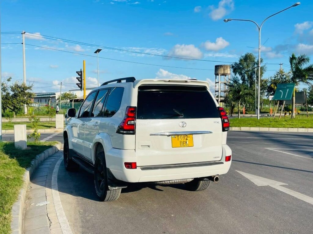Magari Used Toyota Land Cruiser Prado 2007 Dar es Salaam Tanzania