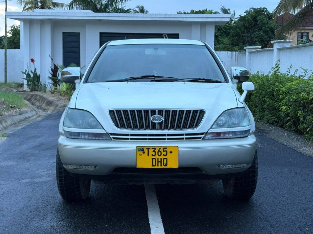 Used Toyota Harrier 2000 for Sale in Dar es Salaam