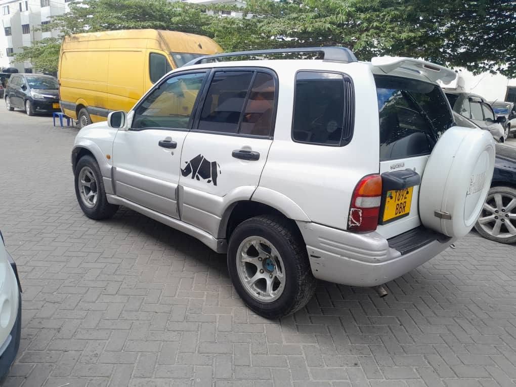 Magari Sokoni Suzuki Vitara ya Bei Poa 2002