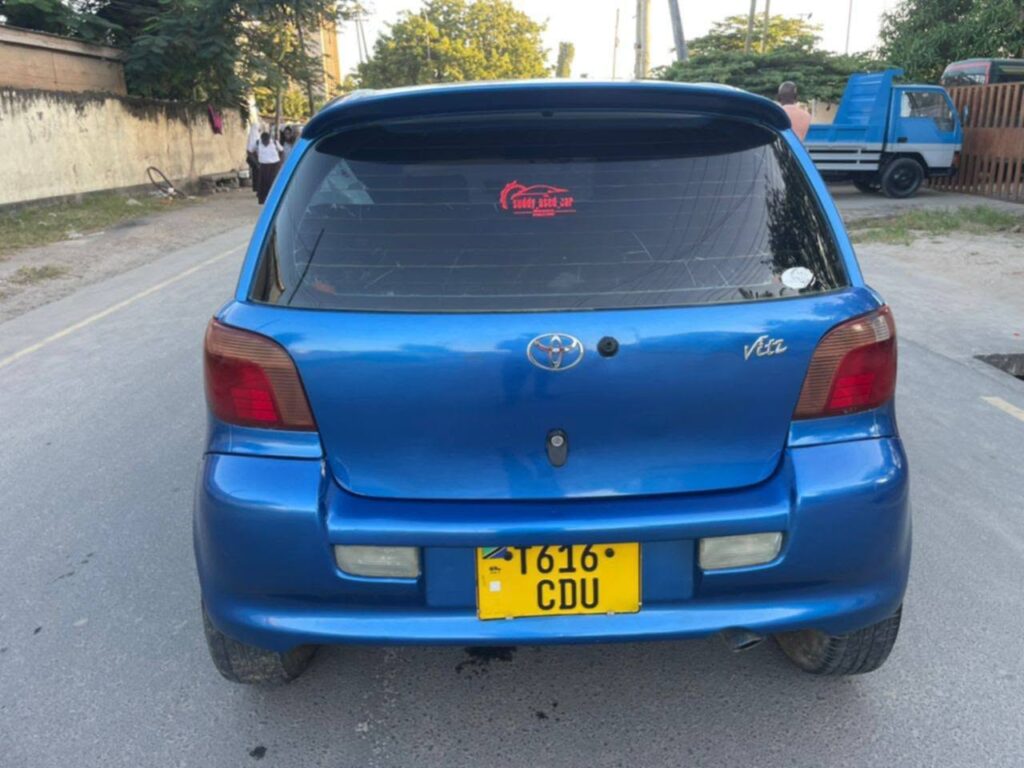 Magari Vitz 2001 lipo Dar es Salaam
