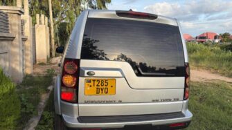 Bei Ya Land Rover Discovery 4 2012 Sokoni Dar es Salaam Tanzania