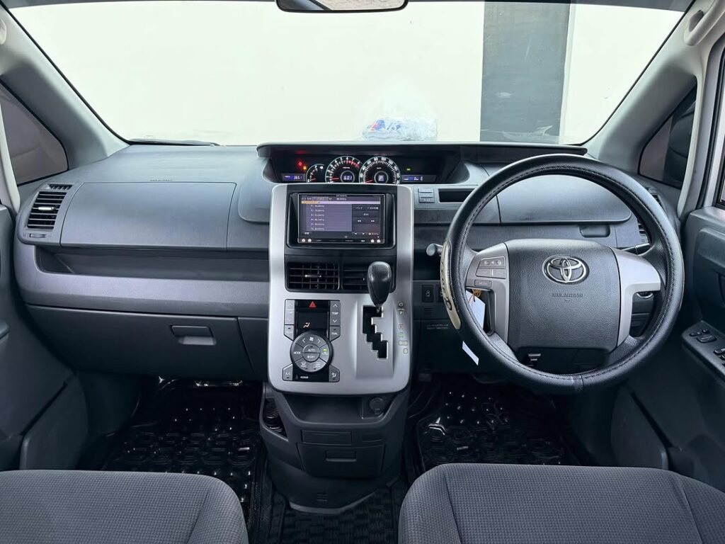 Used Toyota Noah 2009 for Sale in Dar es Salaam