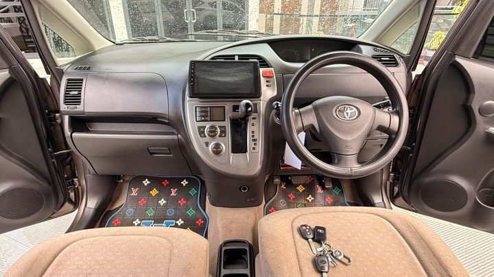 Toyota Ractis 2006 Inauzwa Dar es Salaam Tanzania