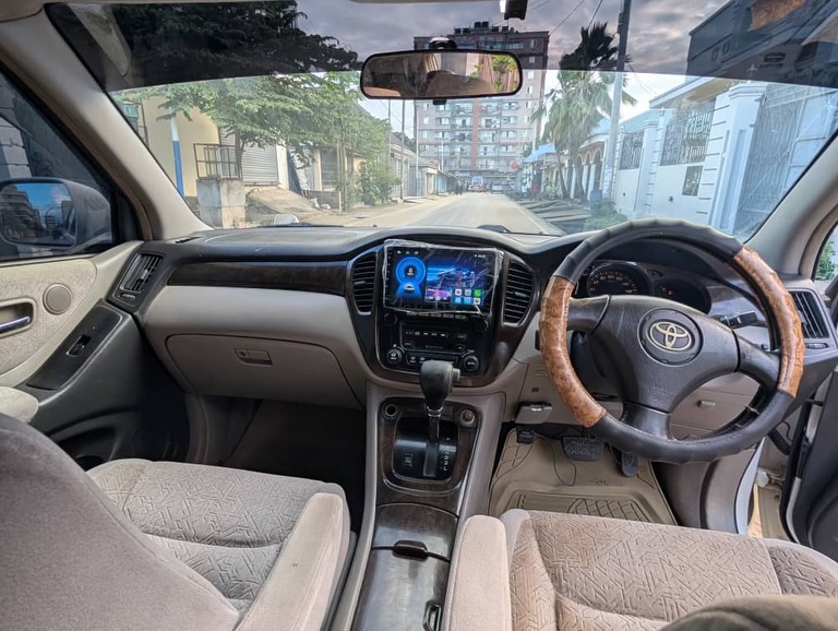 Toyota Kluger 2000 for Sale in Dar es Salaam