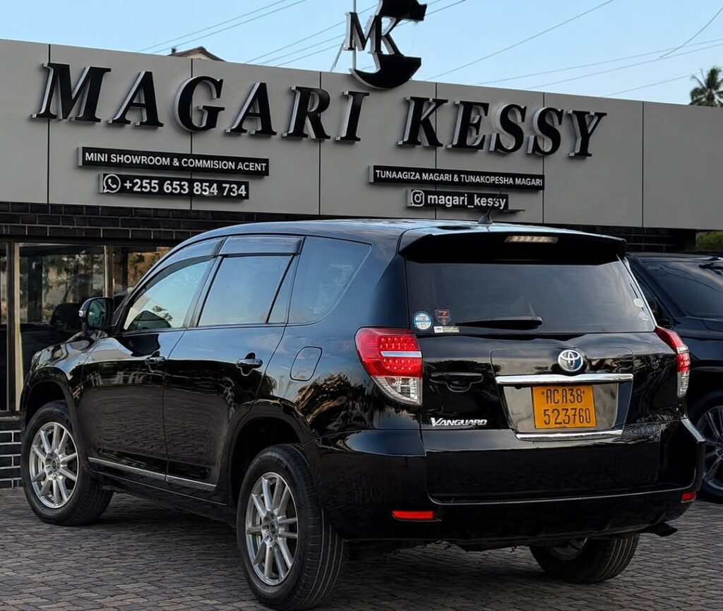 Magari Vanguard 2012 lipo Dar es Salaam
