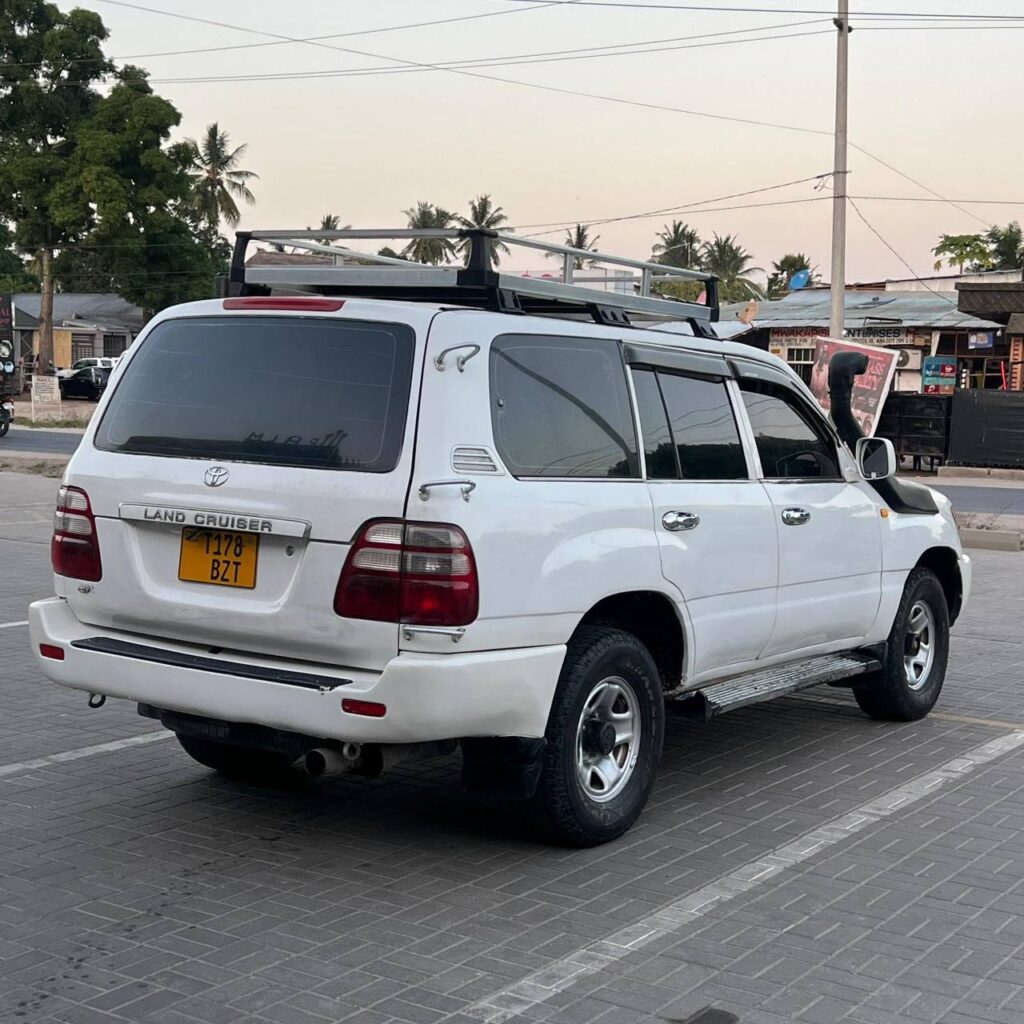 Buy Toyota Land Cruiser V8 2000 for Sale in Dar es Salaam