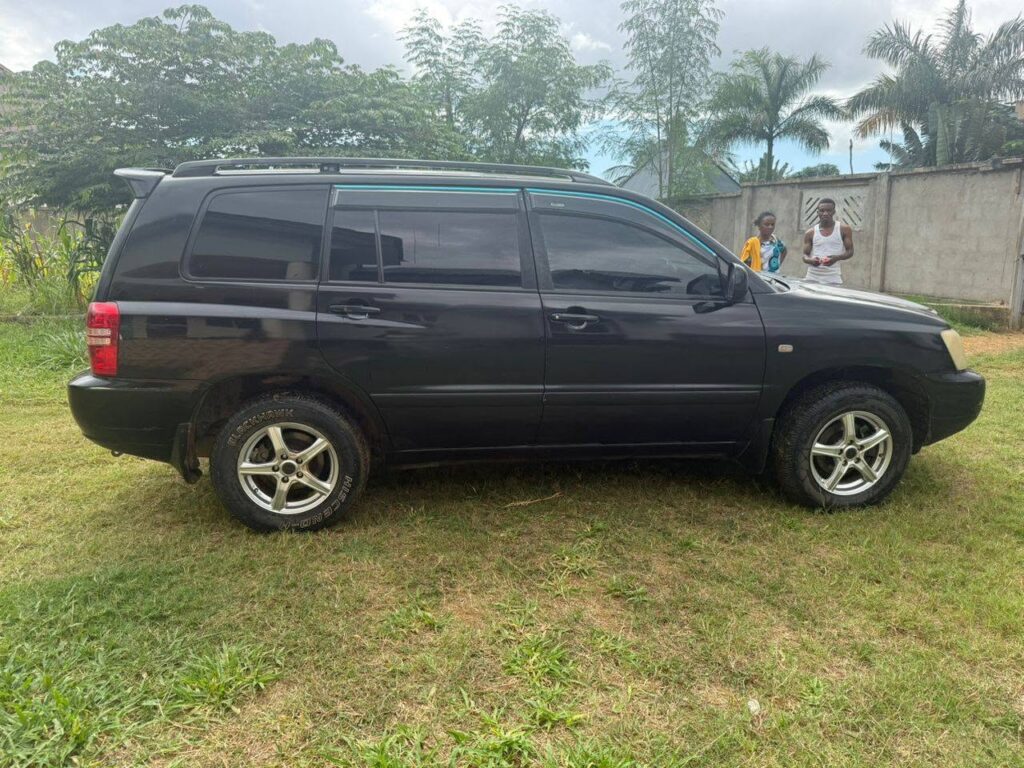Magari Sokoni Toyota Kluger ya Bei Poa 2003
