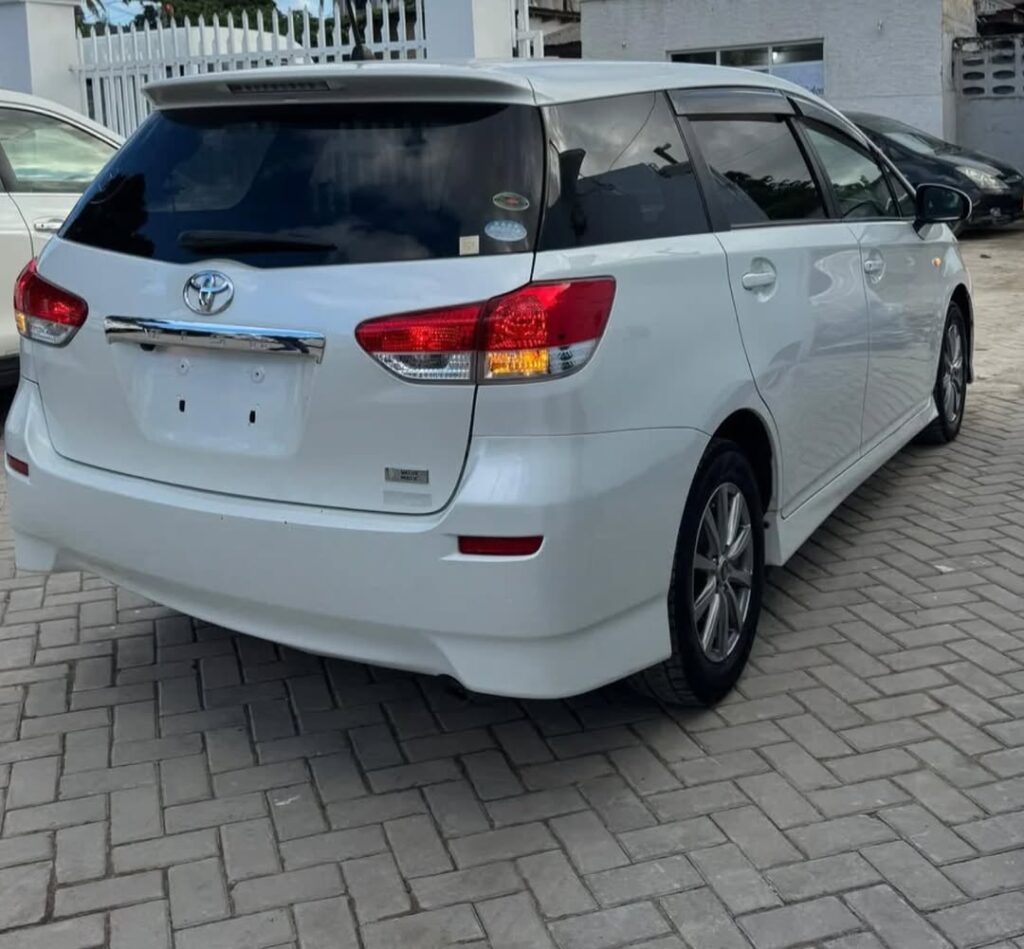 Toyota Wish bei poa sokoni Dar es Salaam Tanzania