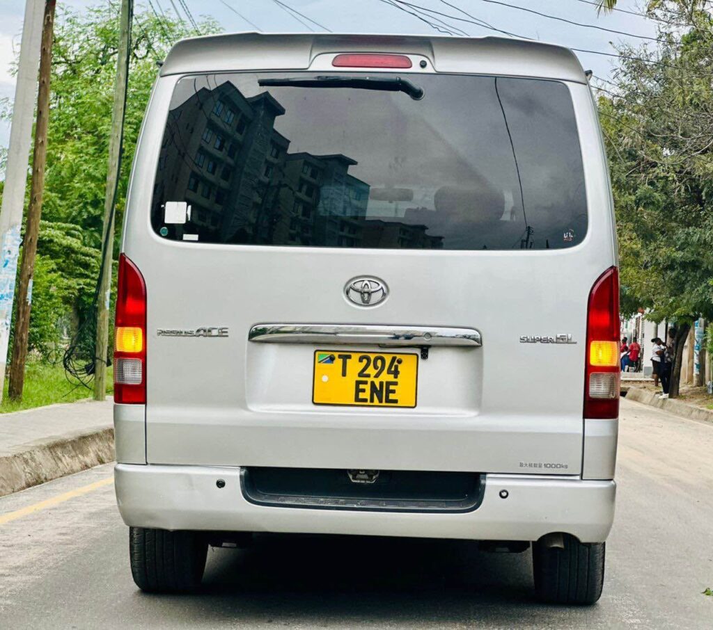 Price Of Toyota Hiace 2005 for Sale in Tanzania