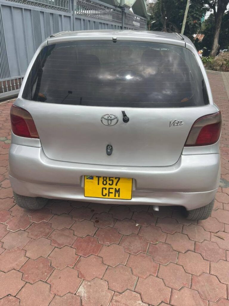 Magari Sokoni Toyota Vitz ya Bei Poa 2003