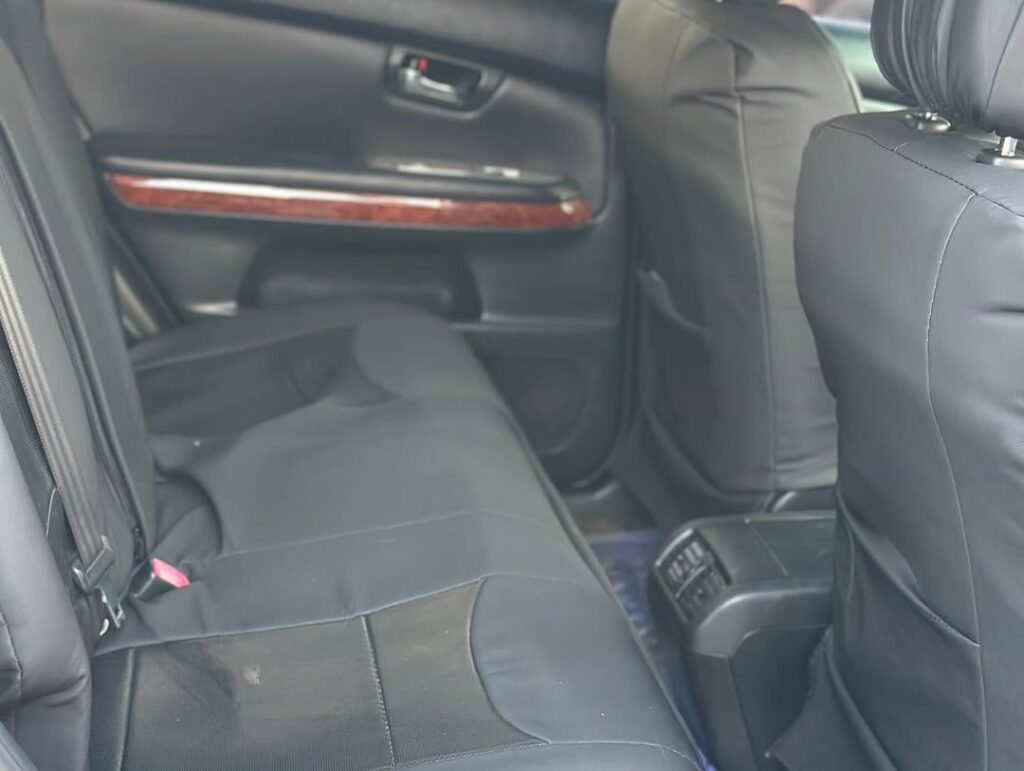 Toyota Harrier bei poa sokoni Mwanza Tanzania