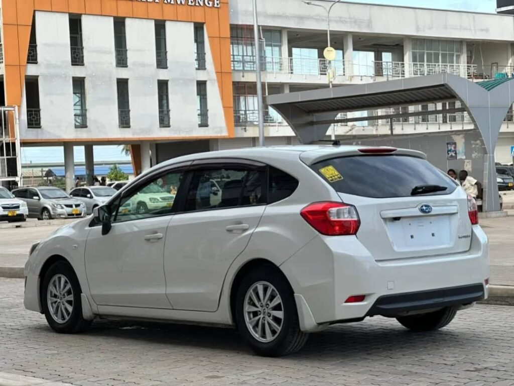 Subaru Impreza 2015 Inauzwa Dar es Salaam Tanzania