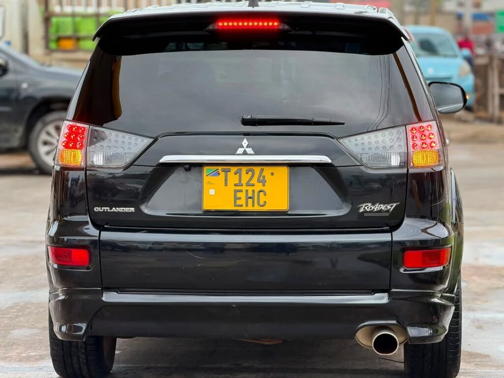 Price Mitsubishi Outlander 2011 for Sale in Dar es Salaam