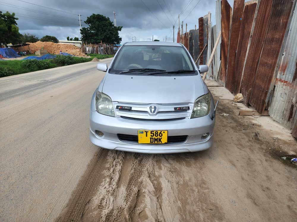 Bei ya Toyota IST 2005 Sokoni Dar es Salaam Tanzania