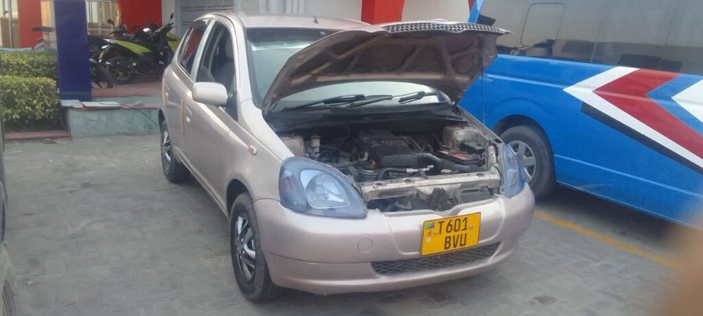 Toyota Vitz bei poa sokoni Dar es Salaam Tanzania