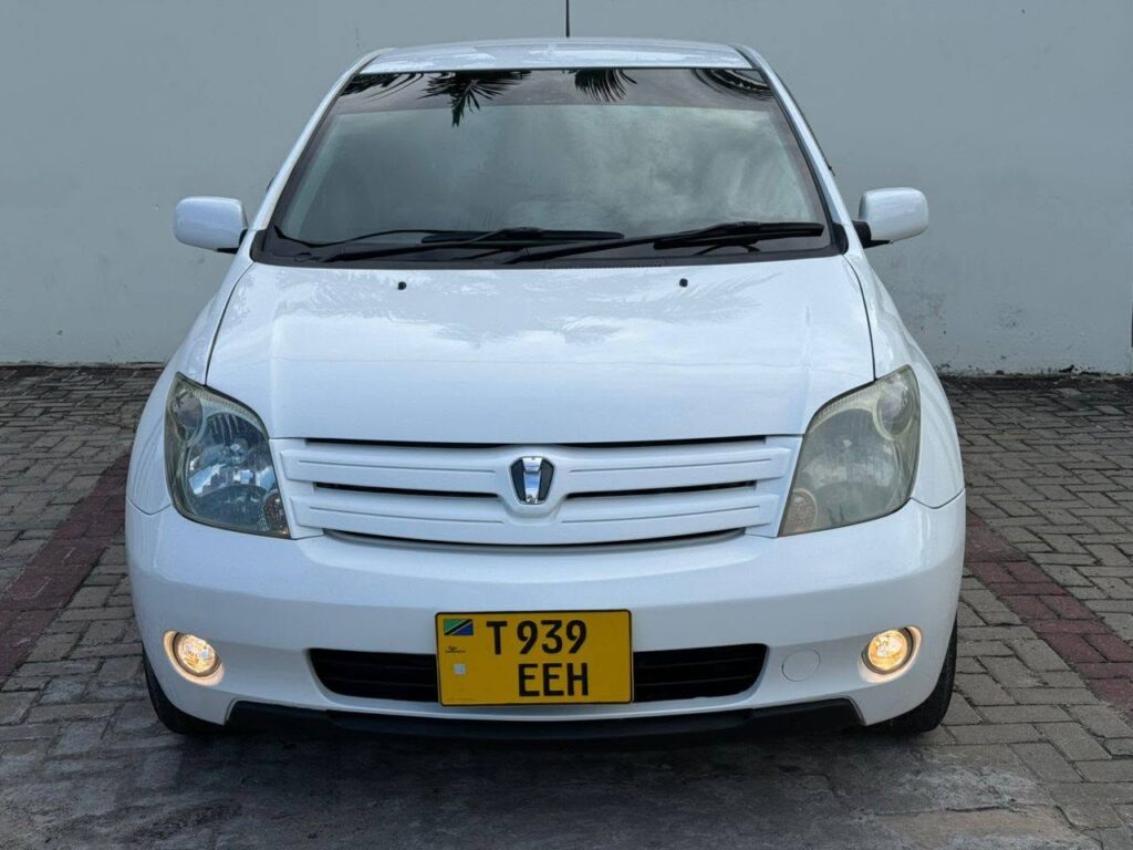 Bei ya Toyota IST 2004 Sokoni Dar es Salaam Tanzania