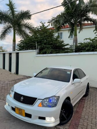 Bei Ya Toyota Crown 2006 Sokoni Dar es Salaam Tanzania
