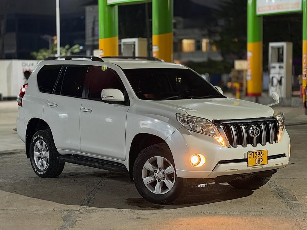 Toyota Land Cruiser Prado bei poa sokoni Dar es Salaam Tanzania