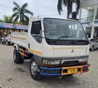 Bei Ya Mitsubishi Canter 2005 Sokoni Dar es Salaam Tanzania
