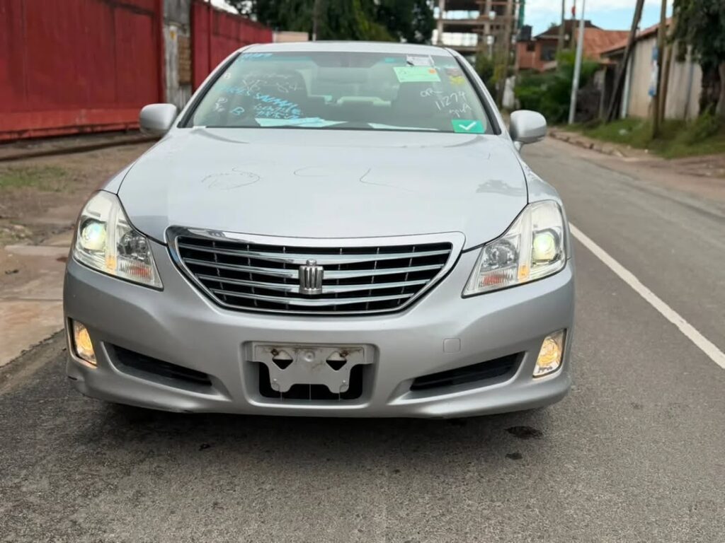 Used Toyota Crown 2009 for Sale in Dar es Salaam