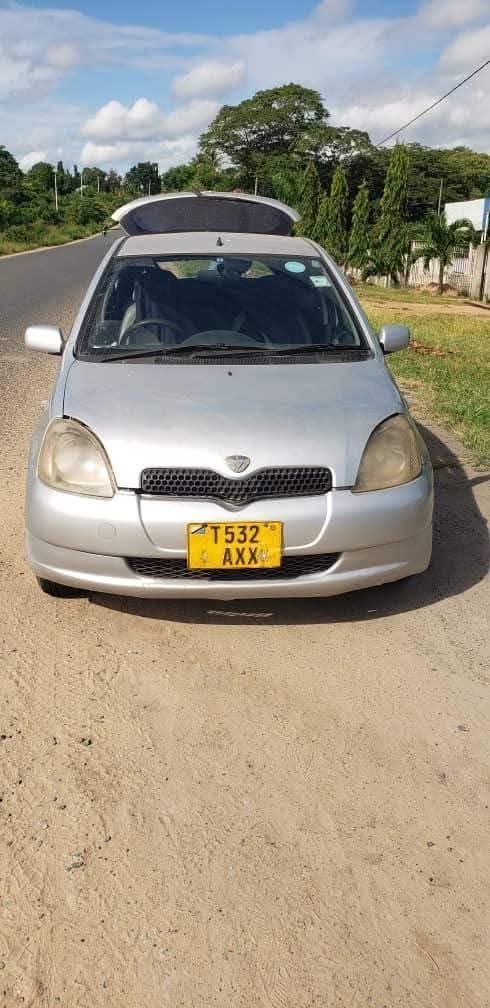 Toyota Vitz bei poa sokoni Iringa Tanzania